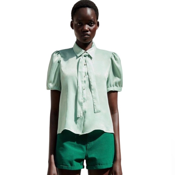 🍈NEW ZARA Top with Rhinestone Buttons - Picture 2 of 15